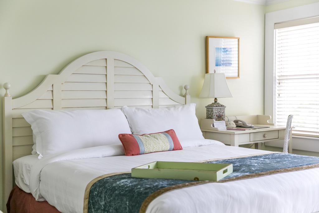 Mansion House Inn Vineyard Haven Exterior photo