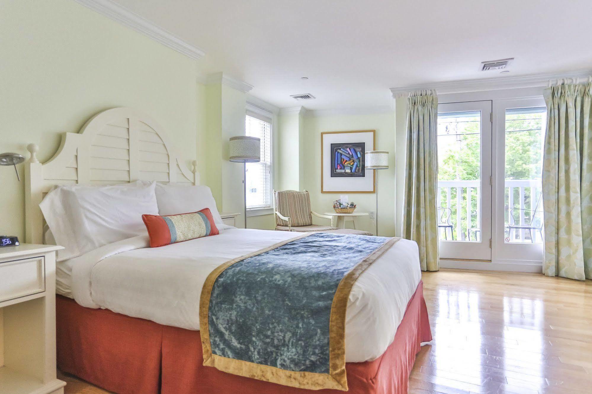 Mansion House Inn Vineyard Haven Exterior photo