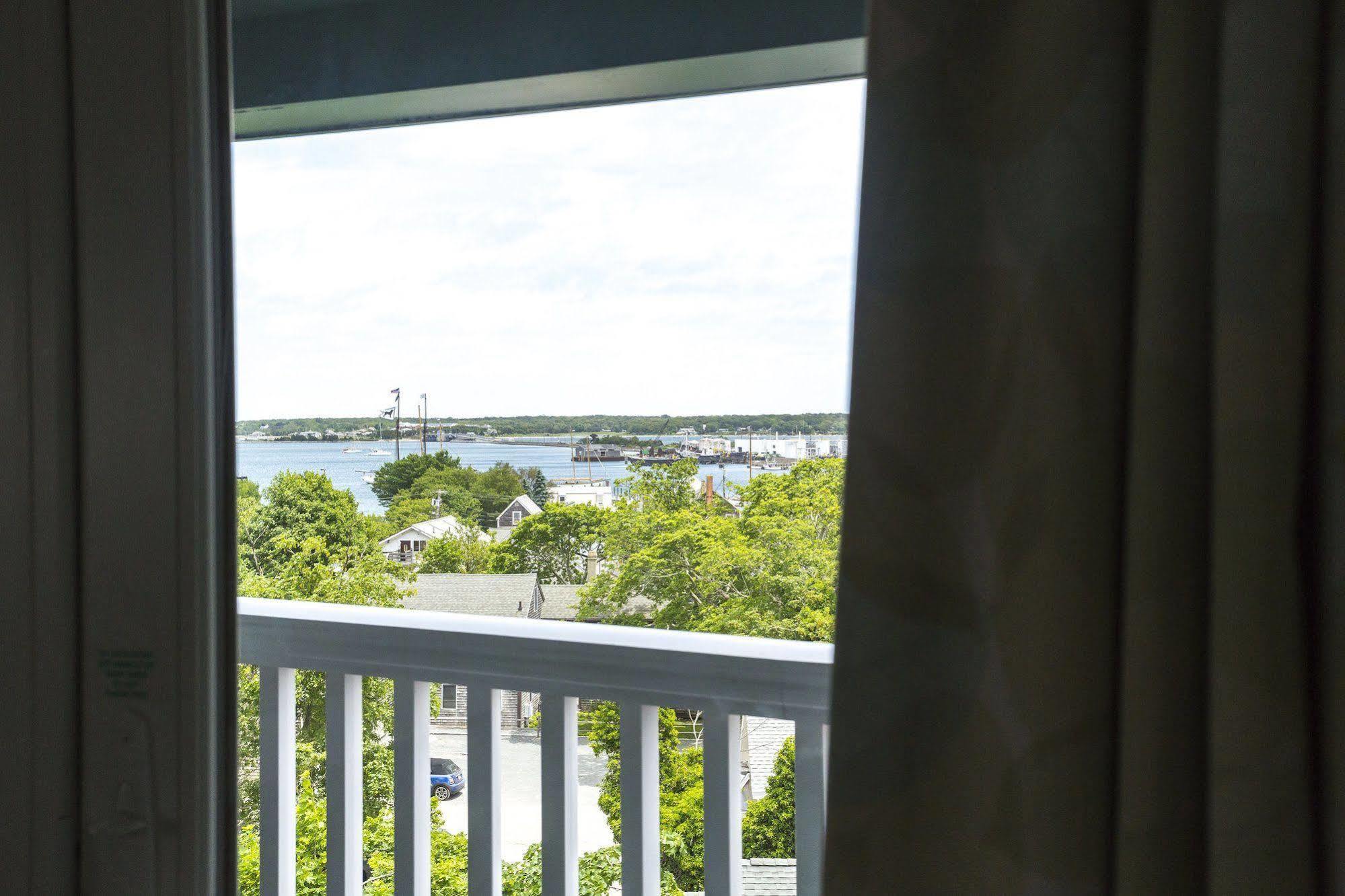 Mansion House Inn Vineyard Haven Exterior photo